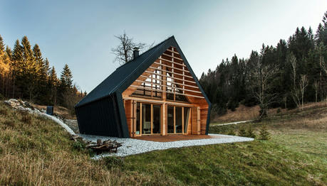 Living in a Log Cabin Is Loud-Here's How People Really Deal With It