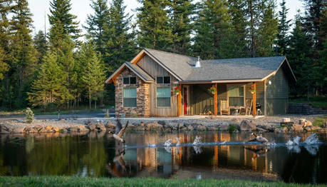 Why Travelers Are Choosing Log Cabin Rentals Over Hotels