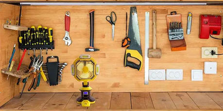 Your Log Cabin's Best Friends: The Essential DIY Tool Kit
